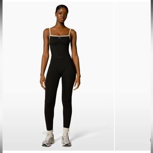 437 THE ONESIE / BLACK- CRÈME